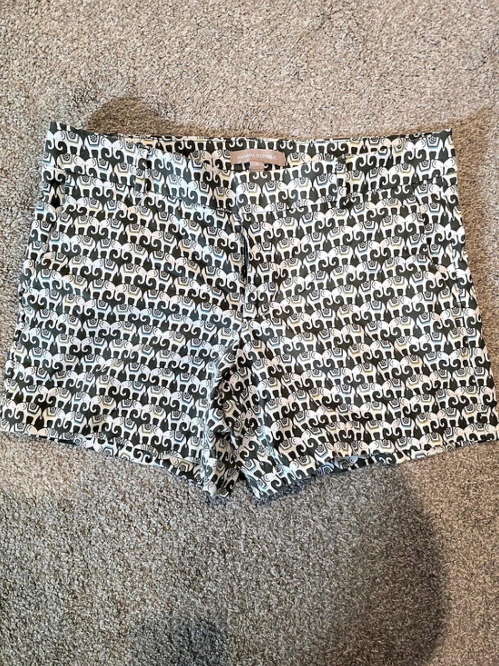 Banana Republic Elephant Shorts Size 6 Like New